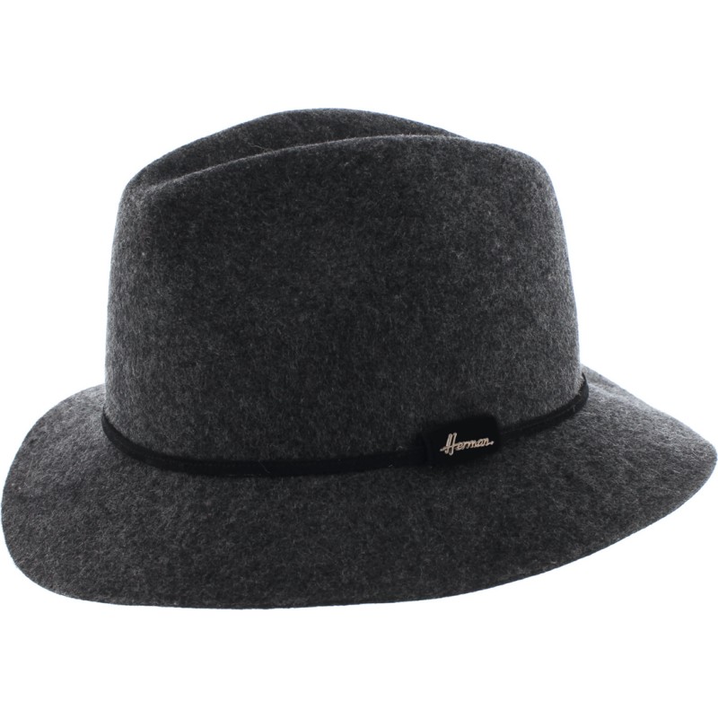 Large brim hat, with thin hatband