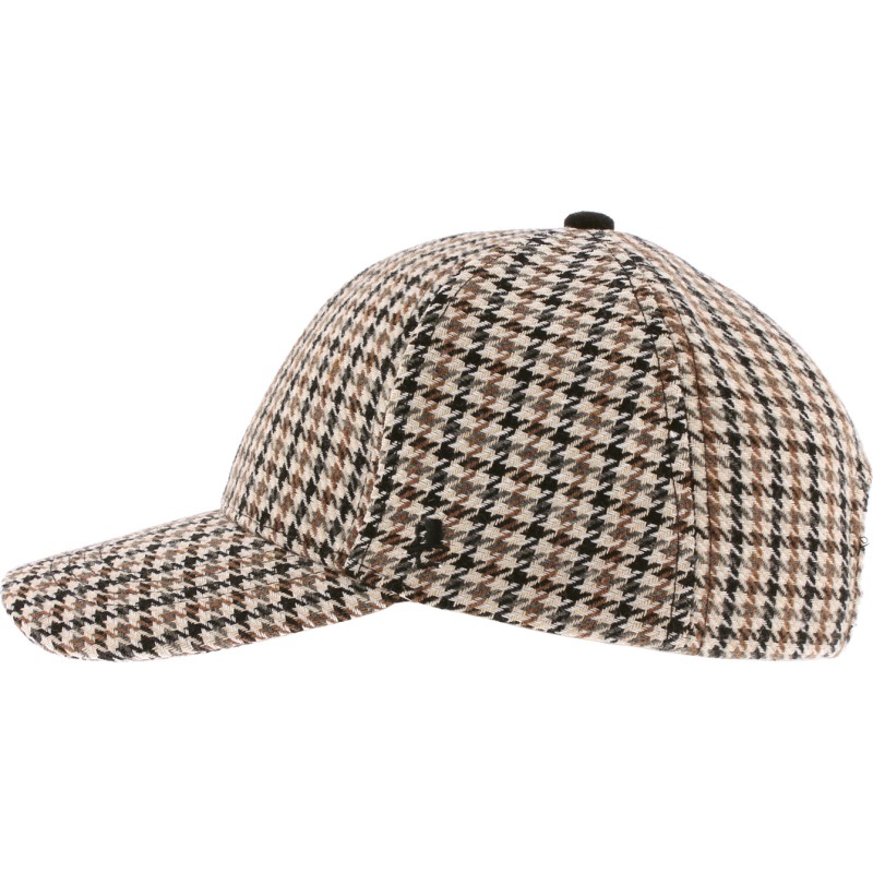 Baseball cap in houndstooth fabric