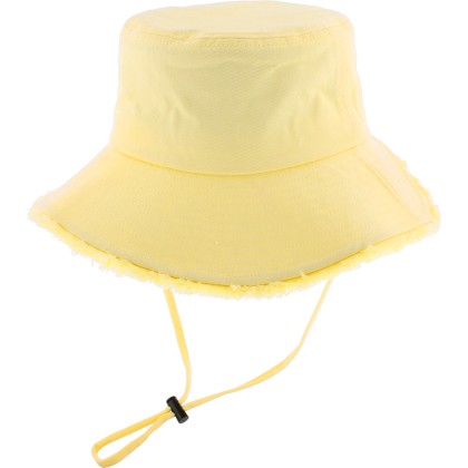 Plain color bucket hat, with chinstrap and frayed hem. With  sun prote