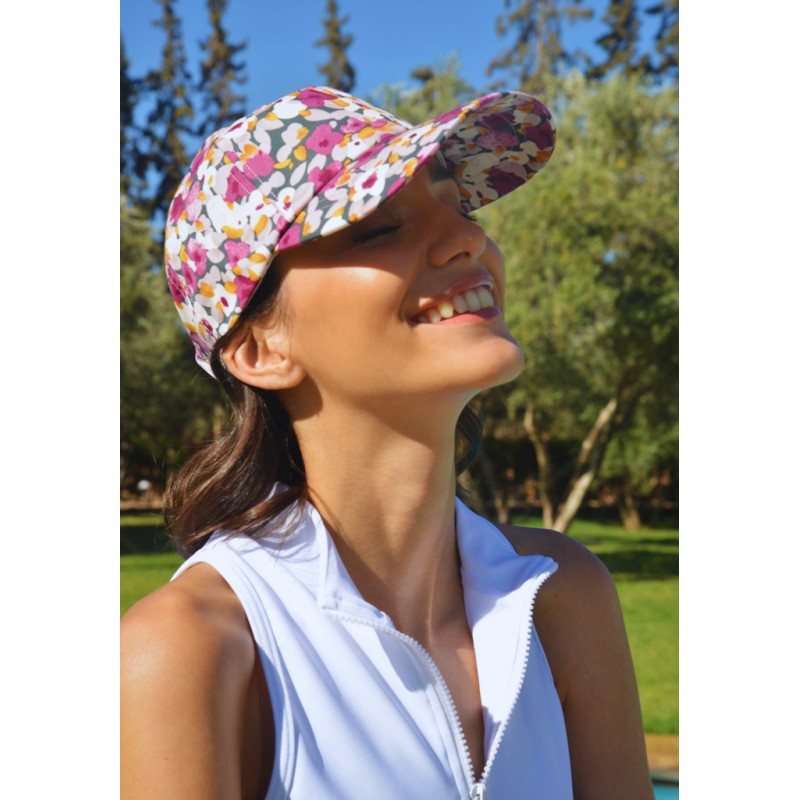 Flower pattern baseball cap. Velcro closing