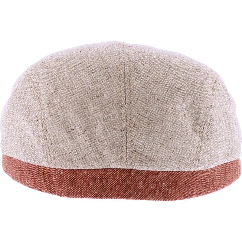 Casquette plate bicolore.