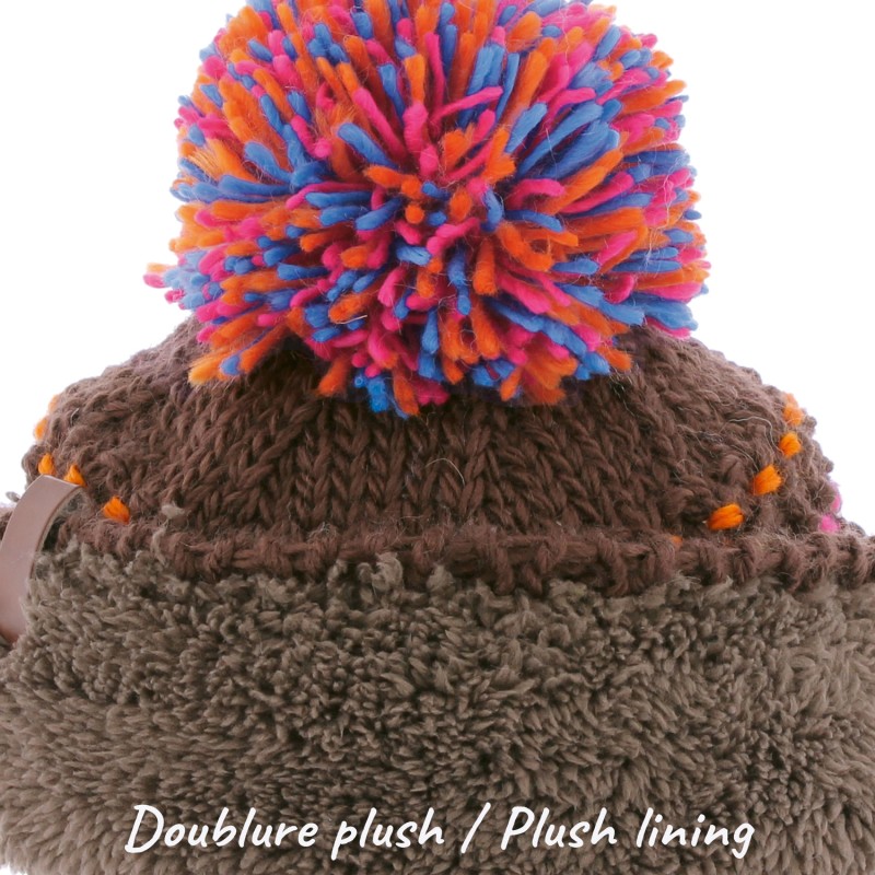 BONNET ROND MULTICOLORE RAYE AVEC POMPON FIL DOUBLE PLUSH